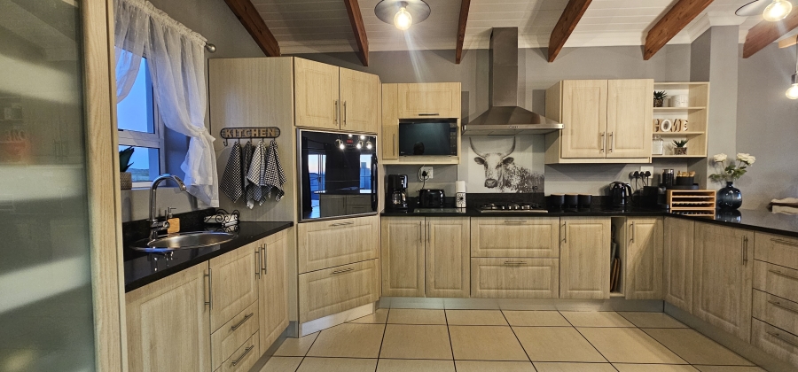 3 Bedroom Property for Sale in Sunset Estate Western Cape